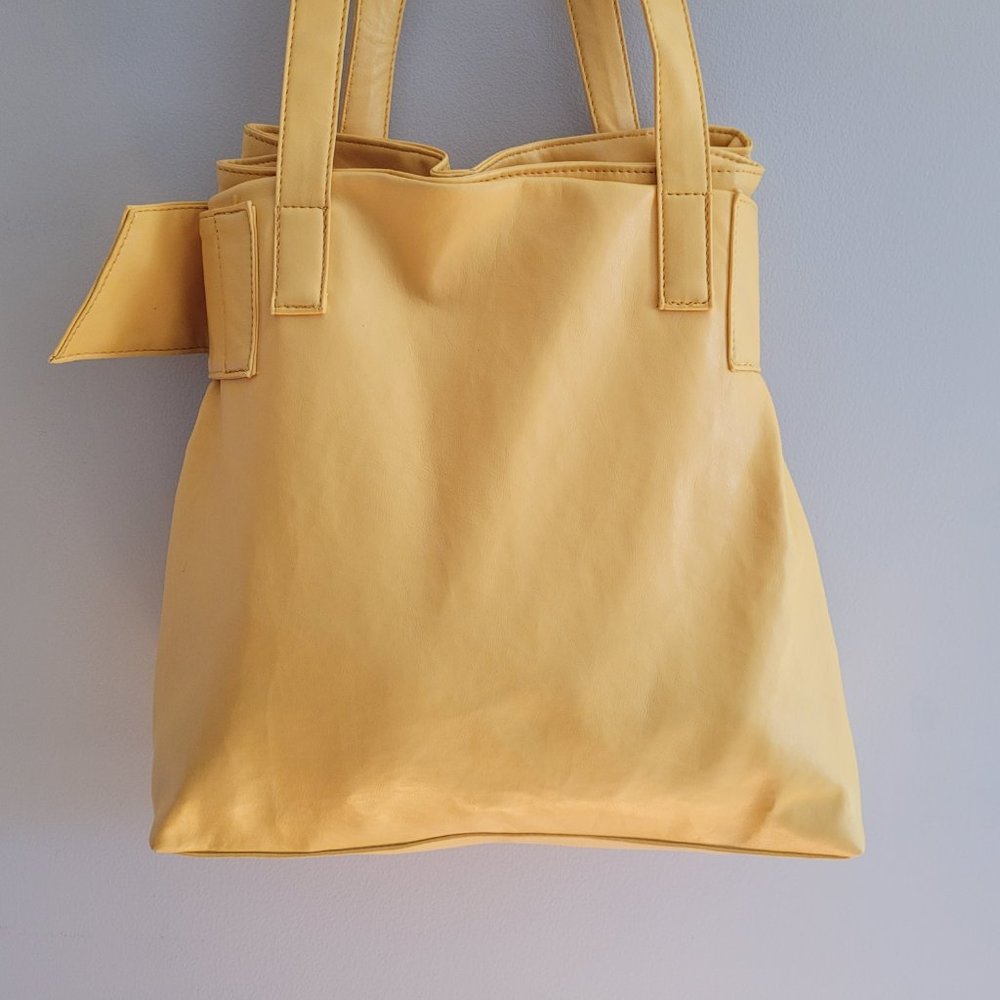 Yellow Tote/Handbag Mod Style - Picture 4 of 7